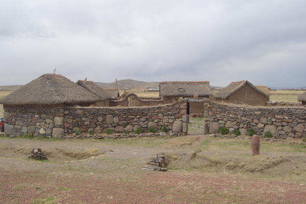 13P - fermes avant Sillustani