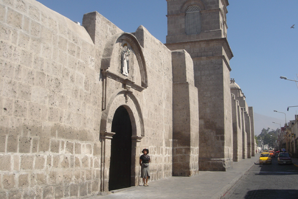 31P - L'entr&eacute;e du couvent Santa Catalina