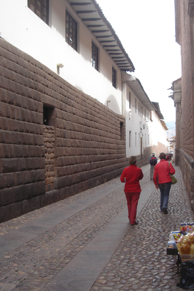 45P - Rue Loreto - Mur inca + espagnol